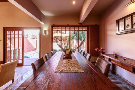 Casa para alugar com 391m², 3 quartos e 2 vagasSala