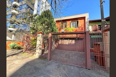 Casa para alugar com 391m², 3 quartos e 2 vagasFachada