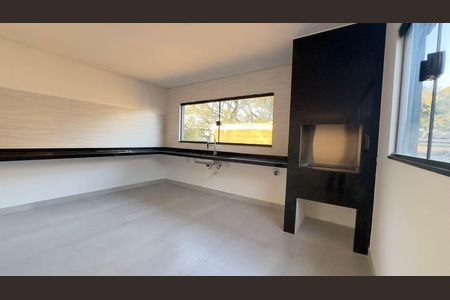 Casa à venda com 130m², 3 quartos e 2 vagas