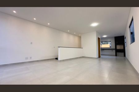 Casa à venda com 130m², 3 quartos e 2 vagas