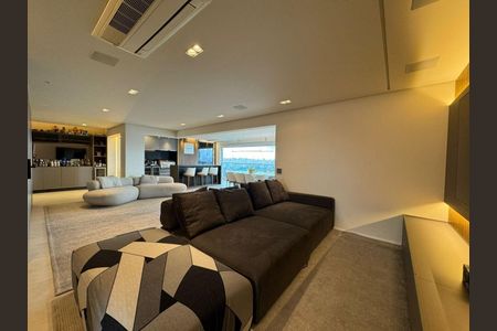 Apartamento à venda com 3 quartos, 221m² em Santa Teresinha, São Paulo