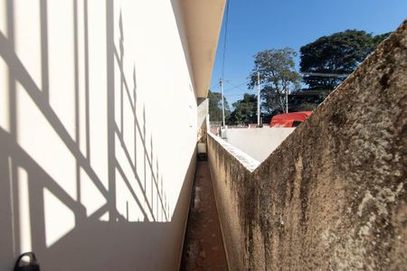 Casa à venda com 128m², 2 quartos e 1 vagaCorredor lateral