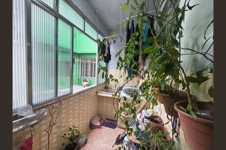 Apartamento à venda com 83m², 2 quartos e 1 vaga Apartamento à venda com 83m², 2 quartos e 1 vagaÁrea de serviço