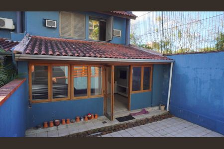 Casa à venda com 165m², 4 quartos e 2 vagasFachada fundos 