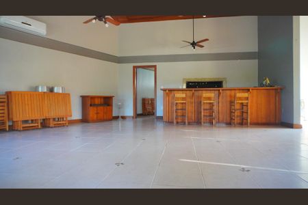Casa à venda com 165m², 4 quartos e 2 vagasÁrea comum - Salão de festas