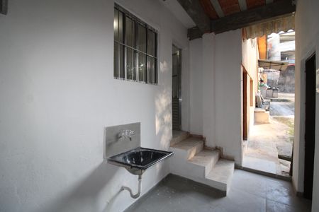 Casa para alugar com 80m², 2 quartos e 1 vagaÁrea de Serviço