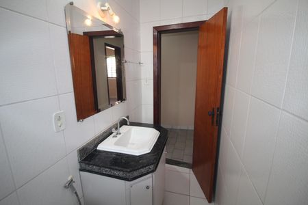 Casa à venda com 127m², 3 quartos e 1 vagaBanheiro