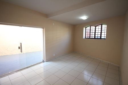 Sala de casa à venda com 3 quartos, 127m² em Inconfidentes, Contagem