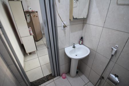 Banheiro de casa à venda com 1 quarto, 49m² em Inconfidentes, Contagem