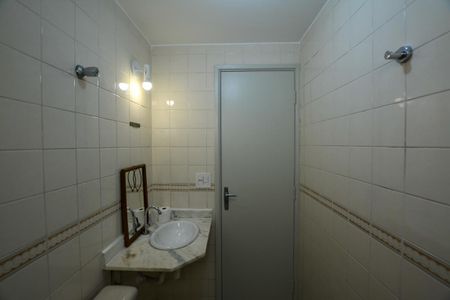 BANHEIRO de apartamento à venda com 2 quartos, 47m² em Jd Ferreira, São Paulo