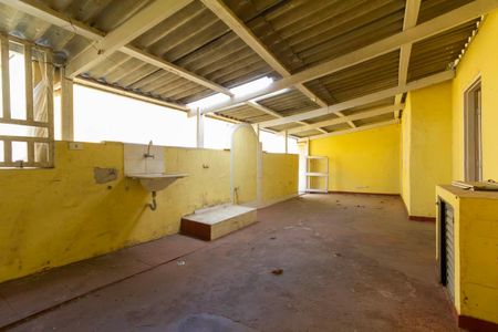 Casa para alugar com 100m², 2 quartos e sem vaga Casa para alugar com 100m², 2 quartos e sem vagaQuintal e área de serviço