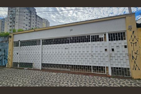 Casa para alugar com 100m², 2 quartos e sem vaga Casa para alugar com 100m², 2 quartos e sem vagaFachada