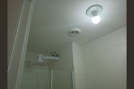 Banheiro de apartamento à venda com 2 quartos, 43m² em Parque Munhoz, São Paulo