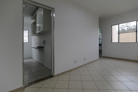 Sala de apartamento para alugar com 2 quartos, 65m² em Nova Mogilar, Mogi das Cruzes
