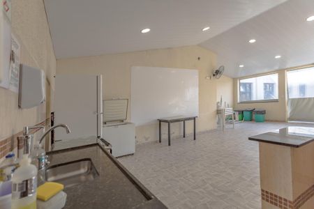 Apartamento para alugar com 65m², 2 quartos e 1 vagaÁrea Comum