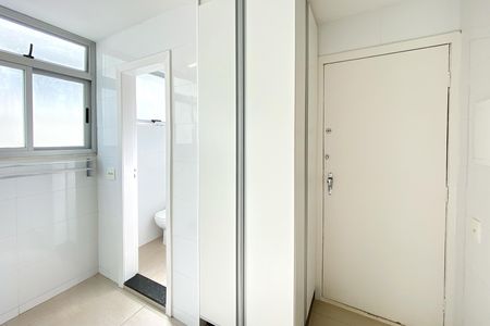 Apartamento para alugar com 100m², 3 quartos e 2 vagas Apartamento para alugar com 100m², 3 quartos e 2 vagasÁrea de Serviço
