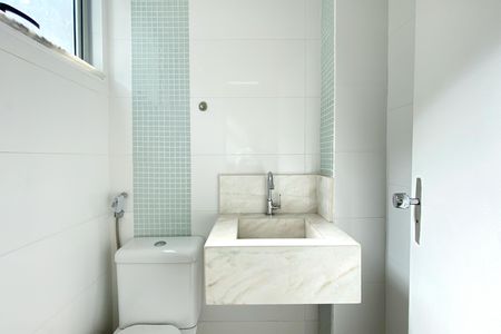 Apartamento para alugar com 100m², 3 quartos e 2 vagas Apartamento para alugar com 100m², 3 quartos e 2 vagasBanheiro de serviço