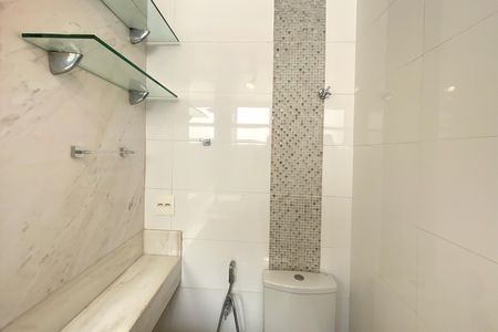 Apartamento para alugar com 100m², 3 quartos e 2 vagas Apartamento para alugar com 100m², 3 quartos e 2 vagasBanheiro da Suíte 1