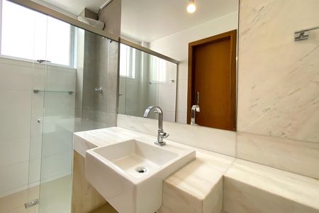 Apartamento para alugar com 100m², 3 quartos e 2 vagas Apartamento para alugar com 100m², 3 quartos e 2 vagasBanheiro da Suíte 1