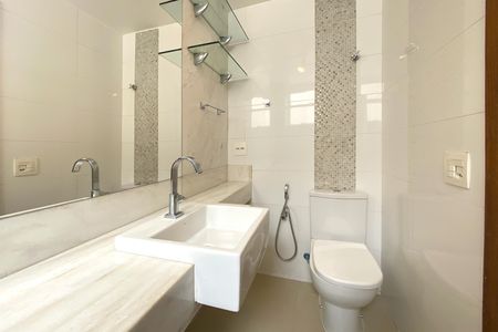 Apartamento para alugar com 100m², 3 quartos e 2 vagas Apartamento para alugar com 100m², 3 quartos e 2 vagasBanheiro da Suíte 1