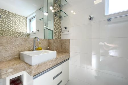 Apartamento para alugar com 100m², 3 quartos e 2 vagas Apartamento para alugar com 100m², 3 quartos e 2 vagasBanheiro