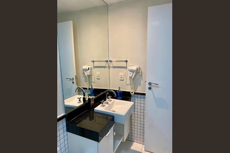Apartamento à venda com 60m², 2 quartos e 1 vaga Apartamento à venda com 60m², 2 quartos e 1 vagaBanheiro