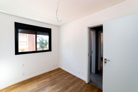 Apartamento à venda com 133m², 4 quartos e 3 vagasQuarto 2