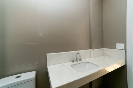 Apartamento à venda com 133m², 4 quartos e 3 vagasBanheiro da Suíte 2