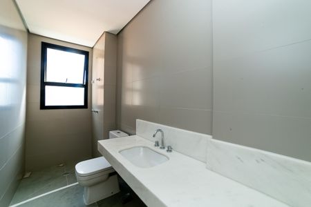 Apartamento à venda com 133m², 4 quartos e 3 vagasBanheiro da Suíte 2