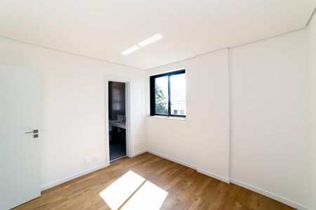 Apartamento à venda com 133m², 4 quartos e 3 vagasSuíte 2