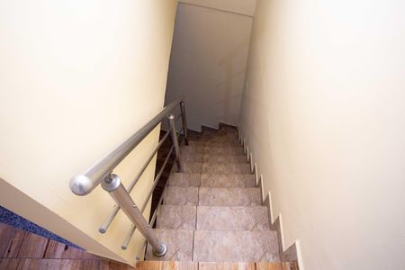 Casa para alugar com 50m², 2 quartos e sem vagaEscada