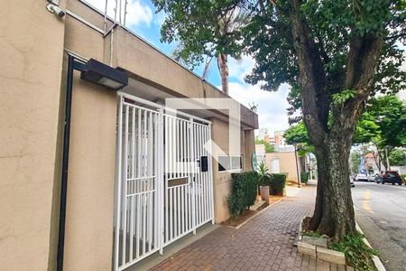 Apartamento à venda com 64m², 2 quartos e 1 vaga Apartamento à venda com 64m², 2 quartos e 1 vagaFachada e portaria