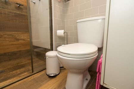 Apartamento à venda com 64m², 2 quartos e 1 vaga Apartamento à venda com 64m², 2 quartos e 1 vagaBanheiro da Suíte