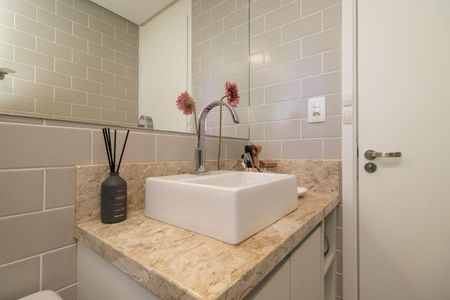 Apartamento à venda com 64m², 2 quartos e 1 vaga Apartamento à venda com 64m², 2 quartos e 1 vagaBanheiro da Suíte