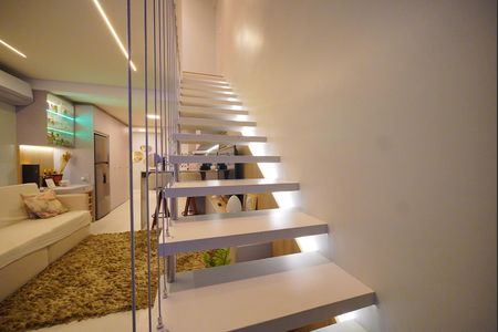 Apartamento para alugar com 64m², 2 quartos e 1 vagaEscada de Acesso a Cobertura