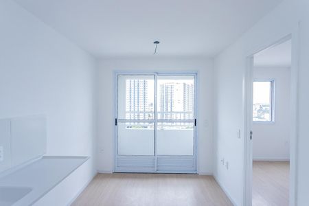 Sala e cozinha de apartamento para alugar com 1 quarto, 26m² em Freguesia do Ó, São Paulo