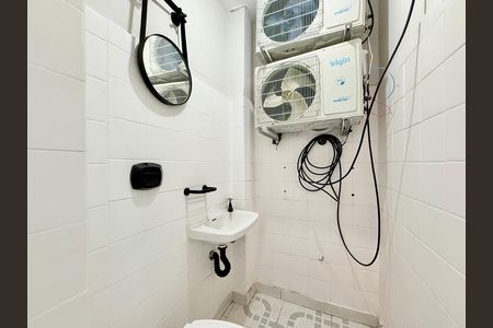 Apartamento para alugar com 163m², 3 quartos e 2 vagas Apartamento para alugar com 163m², 3 quartos e 2 vagasBanheiro de Serviço