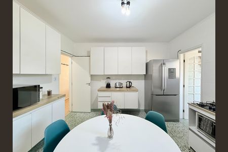 Apartamento para alugar com 163m², 3 quartos e 2 vagas Apartamento para alugar com 163m², 3 quartos e 2 vagasCozinha