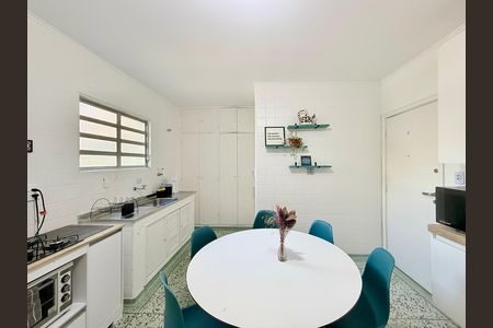 Apartamento para alugar com 163m², 3 quartos e 2 vagas Apartamento para alugar com 163m², 3 quartos e 2 vagasCozinha