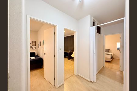 Apartamento para alugar com 163m², 3 quartos e 2 vagas Apartamento para alugar com 163m², 3 quartos e 2 vagasCorredor Quartos