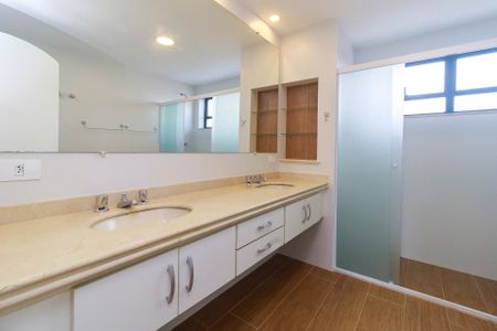 Apartamento para alugar com 150m², 3 quartos e 2 vagas Apartamento para alugar com 150m², 3 quartos e 2 vagasSuíte - Banheiro
