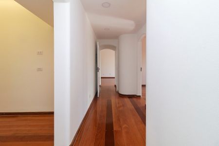 Apartamento para alugar com 150m², 3 quartos e 2 vagas Apartamento para alugar com 150m², 3 quartos e 2 vagasCorredor
