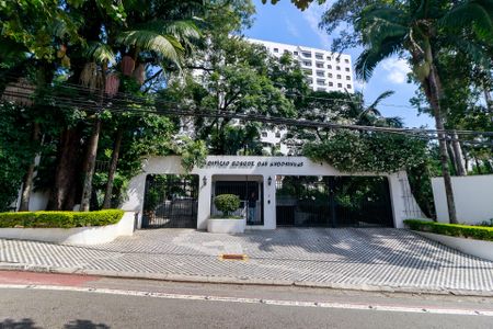 Apartamento para alugar com 150m², 3 quartos e 2 vagas Apartamento para alugar com 150m², 3 quartos e 2 vagasFachada
