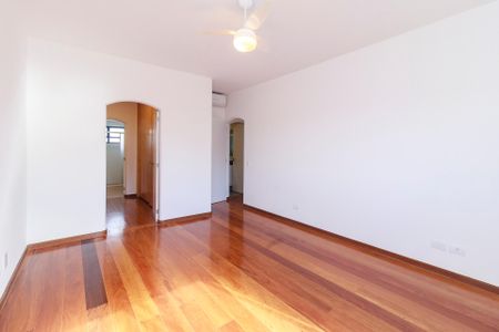 Apartamento para alugar com 150m², 3 quartos e 2 vagas Apartamento para alugar com 150m², 3 quartos e 2 vagasSuíte