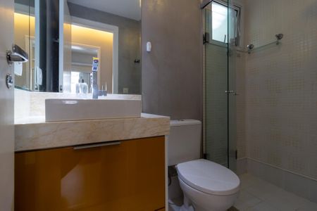 Apartamento à venda com 52m², 2 quartos e 1 vaga Apartamento à venda com 52m², 2 quartos e 1 vagaBanheiro