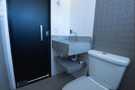 Apartamento à venda com 45m², 2 quartos e 1 vaga Apartamento à venda com 45m², 2 quartos e 1 vagaBanheiro