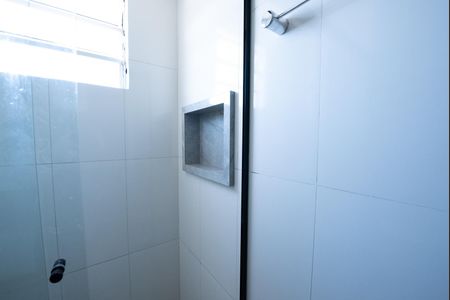 Banheiro de apartamento à venda com 2 quartos, 45m² em Santa Maria, Contagem