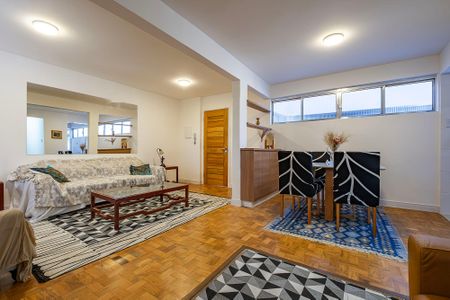 Sala de apartamento à venda com 2 quartos, 71m² em Alto de Pinheiros, São Paulo