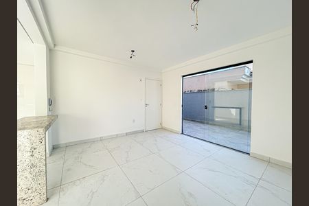 Apartamento à venda com 2 quartos, 138m² em Cabral , Contagem