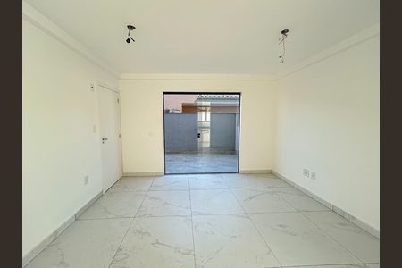 Apartamento à venda com 2 quartos, 138m² em Cabral , Contagem